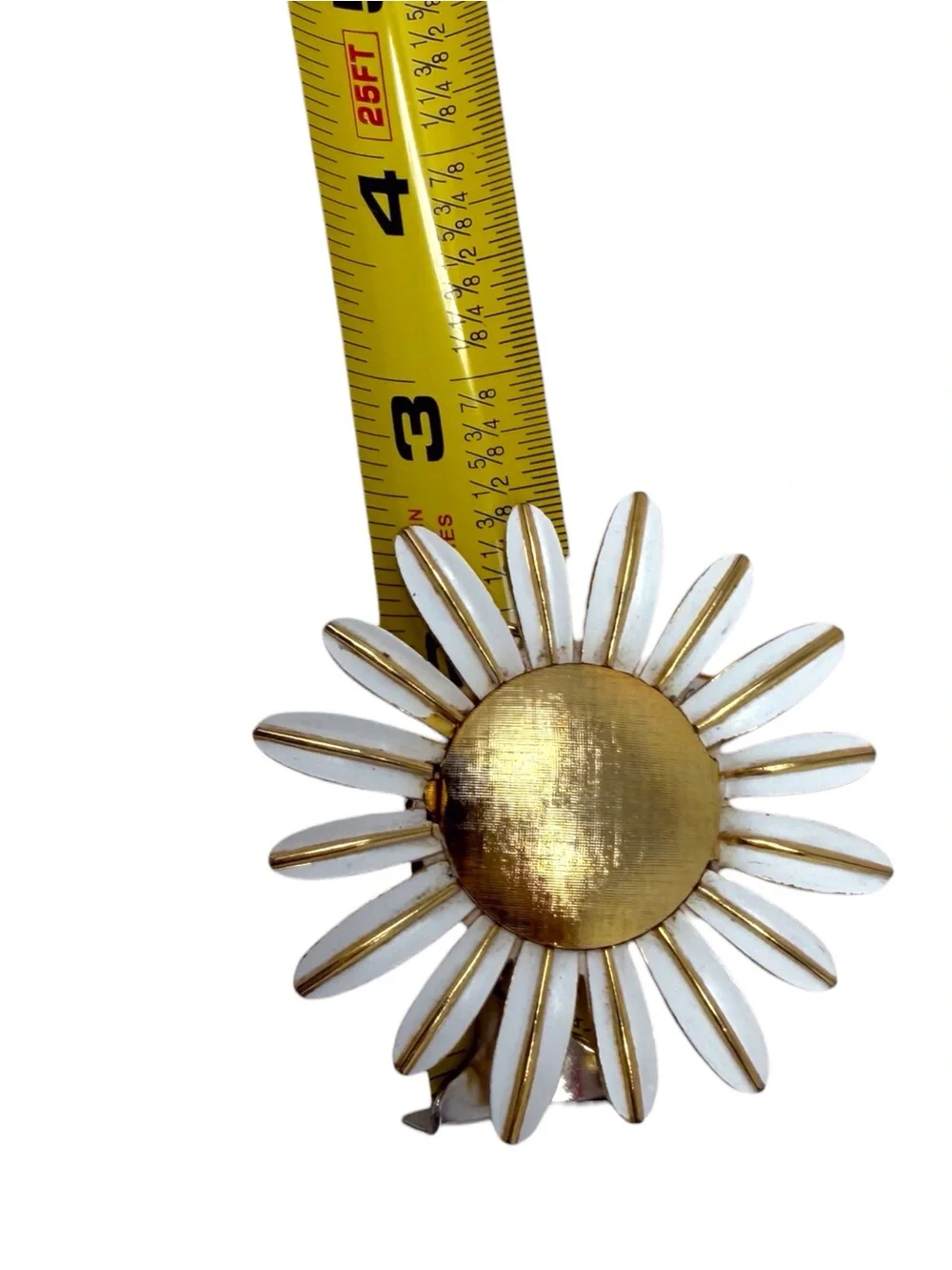 Vintage 1970s AVON daisy Perfume Locket Brooch Gold Tone & White Enamel